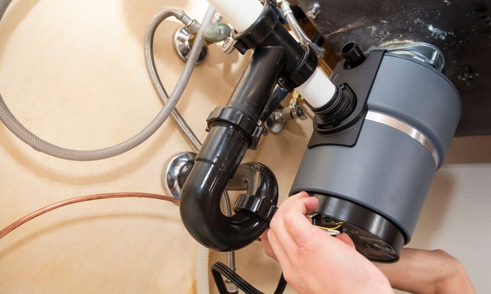 How to Close the Gasket for the Garbage Disposal