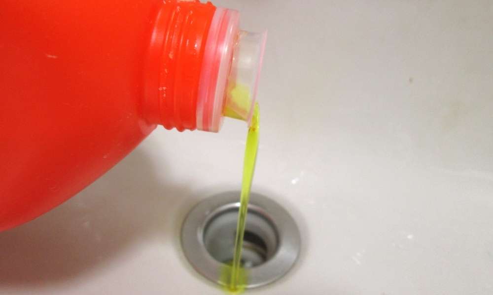 Chemical Cleaners for a Bathroom Sink Drain