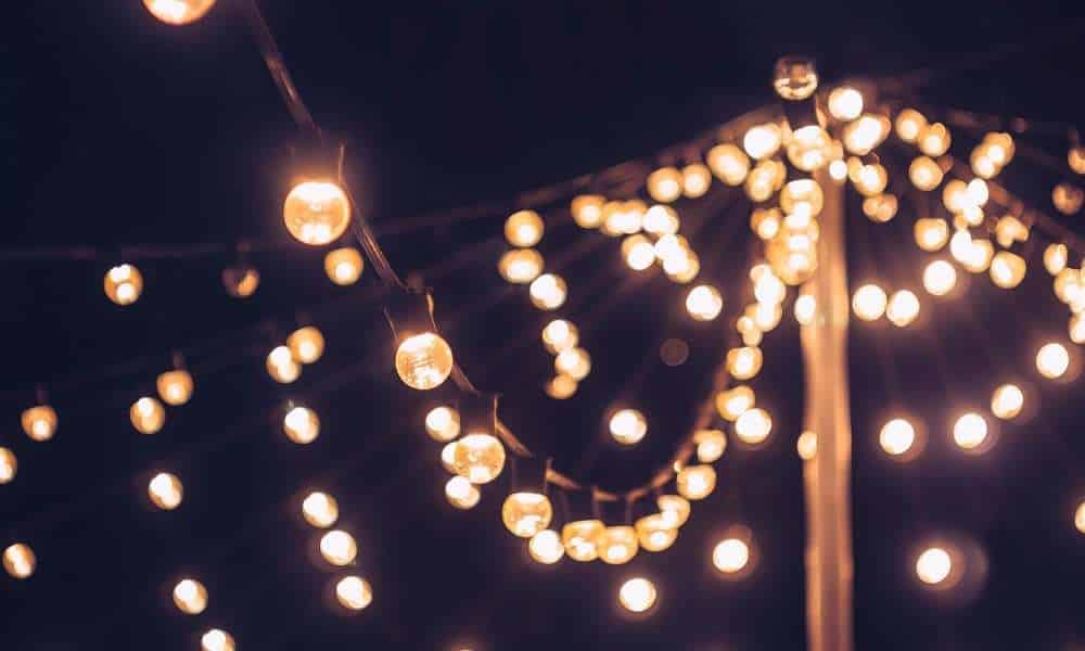 How To Hang The Right Type Of Outdoor Lights