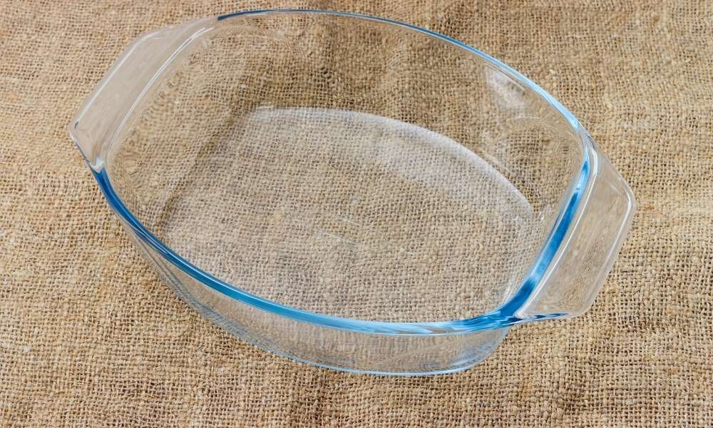 How to Clean Glass Bakeware