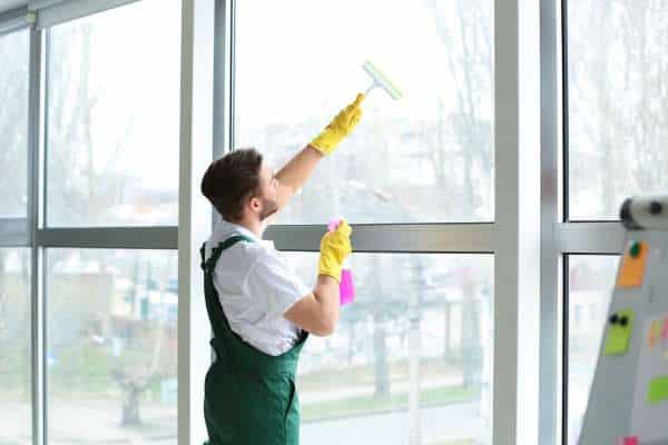 The Benefits Of Hiring A Window Cleaning Service