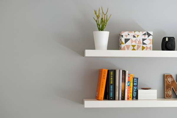 Using Bookends Or Braces For Bookshelf