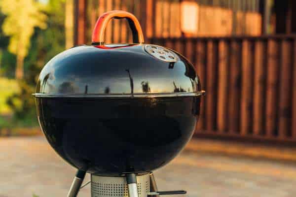 Choose Compact and Versatile Appliances For Small Outdoor BBQ kitchen Ideas