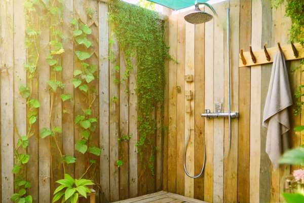 Decorating Your Outdoor Shower Area